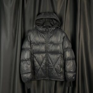 Пуховик GU x Undercover