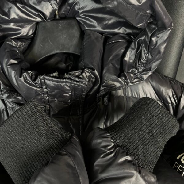 Пуховик Armani Exchange Icon Period