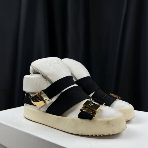 Кроссовки Giuseppe Zanotti Leather Double Buckle
