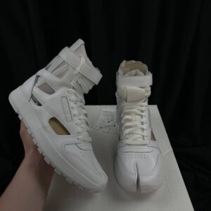 Maison Margiela x Reebok Classic Leather Tabi High