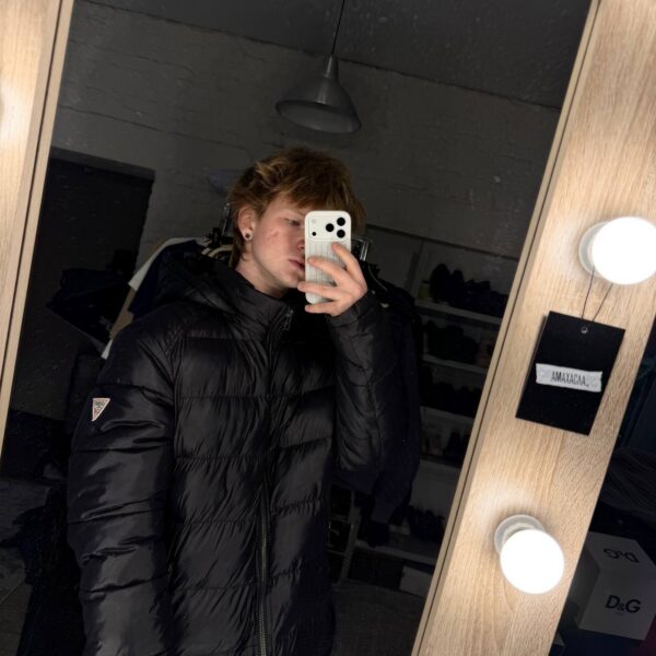 Пуховик Guess Glossy Camo